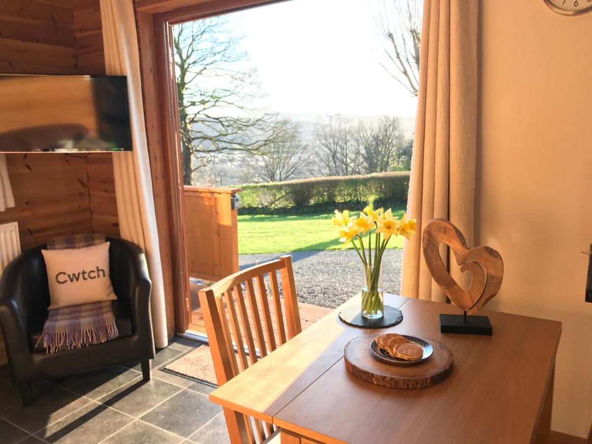 Swansea Log Cabin Pontardawe Экстерьер фото