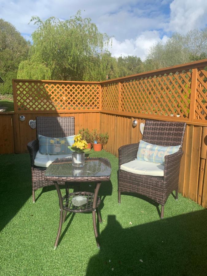 Swansea Log Cabin Pontardawe Экстерьер фото