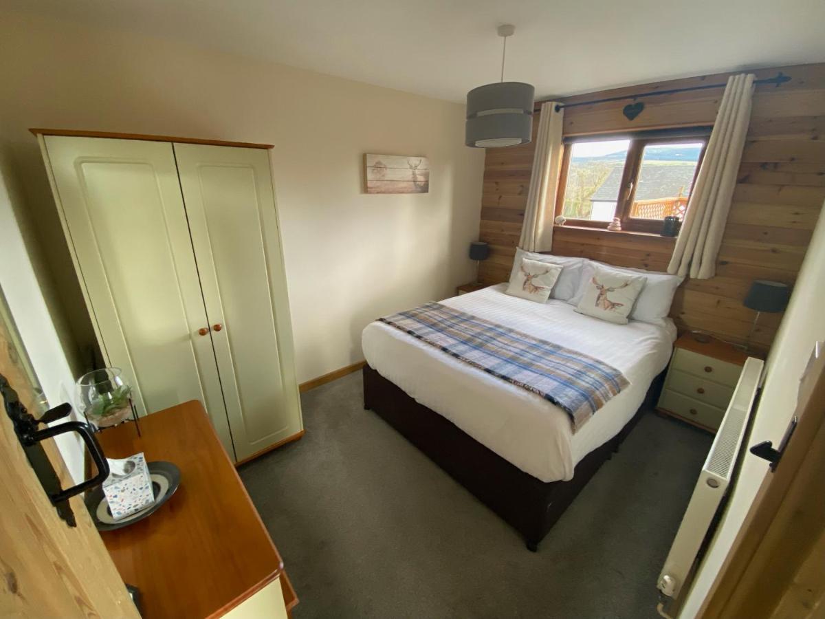 Swansea Log Cabin Pontardawe Экстерьер фото