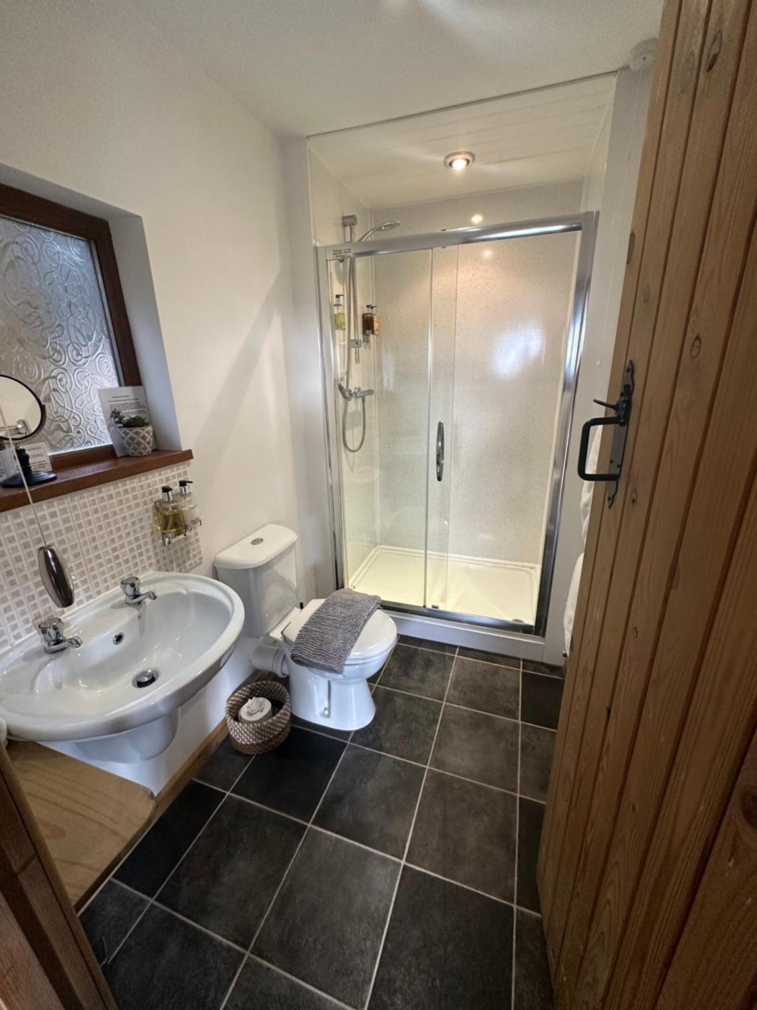 Swansea Log Cabin Pontardawe Экстерьер фото