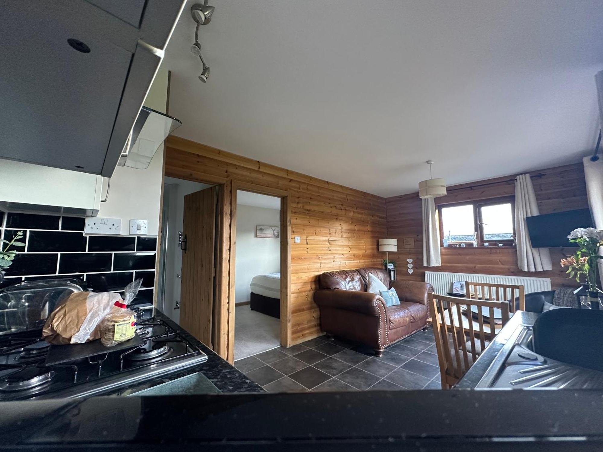 Swansea Log Cabin Pontardawe Экстерьер фото