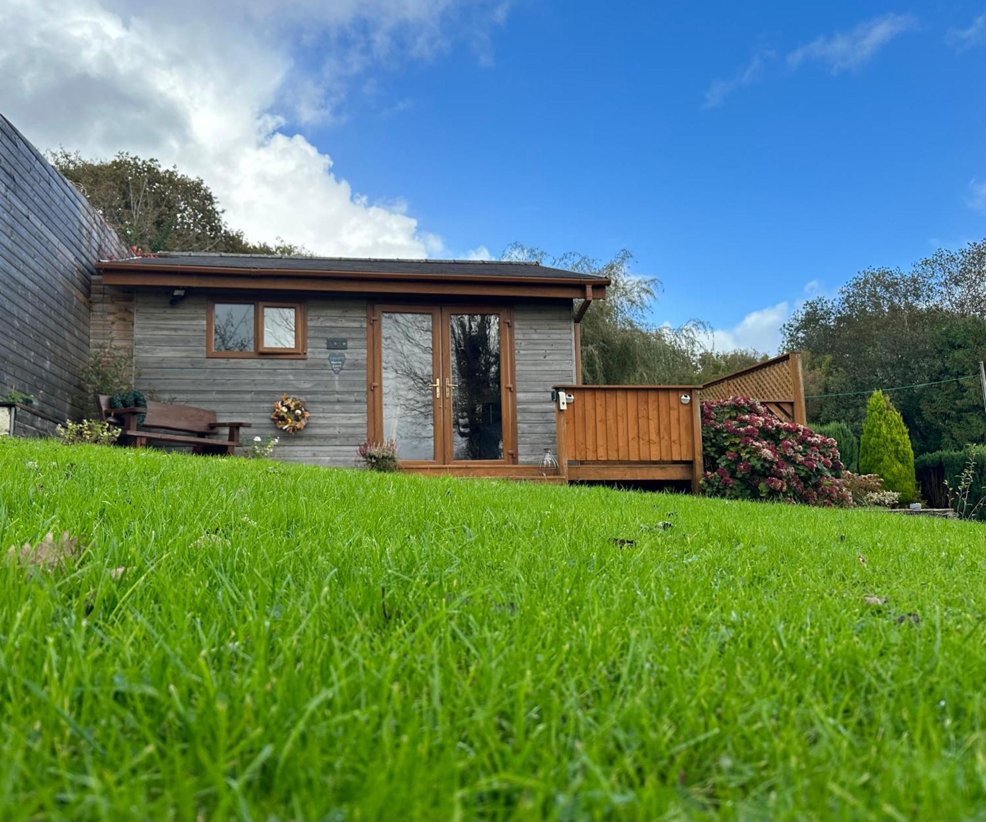 Swansea Log Cabin Pontardawe Экстерьер фото